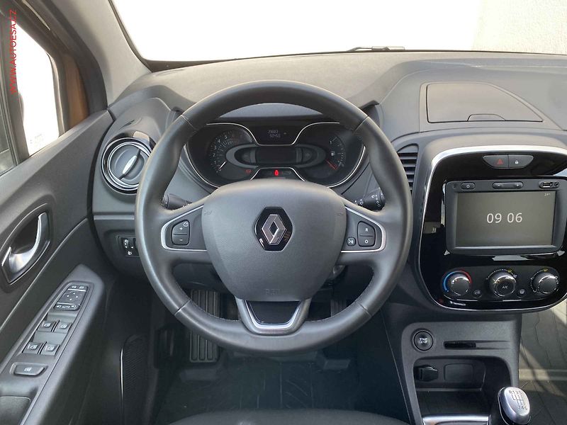Renault Captur (2019) 1.3 TCe, ČR, Navi, AC, TZ - fotka 11 z 16