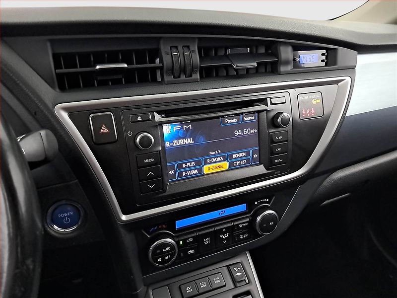 Toyota Auris (2013) Hybrid, Automat, Serv.kniha - fotka 12 z 21