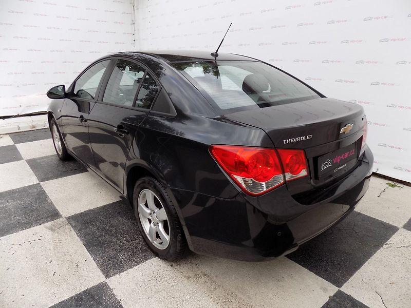 Chevrolet Cruze (2011) 1.8i/16V/Klimatizace/ČR/ - fotka 3 z 31