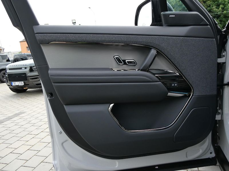 Land Rover Range Rover Sport (2026) 3,0 Dynamic SE D250 - fotka 13 z 39