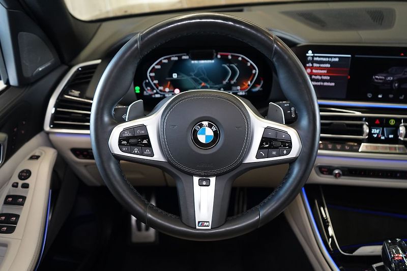 BMW X5 M50d xDrive, Renegade Widebody - fotka 26 z 50