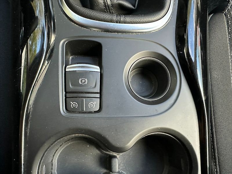 Renault Kadjar 1,2 TCe 96KW-CZ-SERVIS!! - fotka 29 z 39