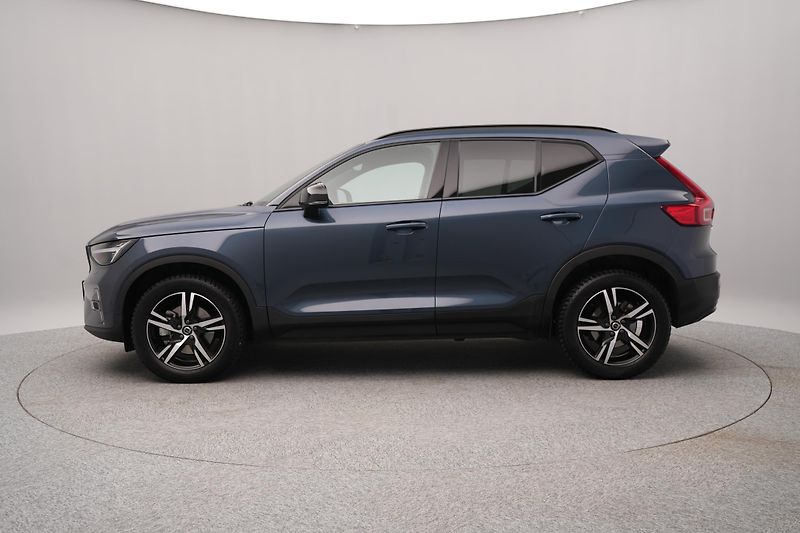 Volvo XC40 B3 DARK PLUS CZ 1.maj - fotka 8 z 48