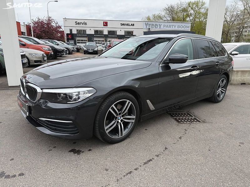 BMW Řada 5 520d XDRIVE 140kW - fotka 2 z 33