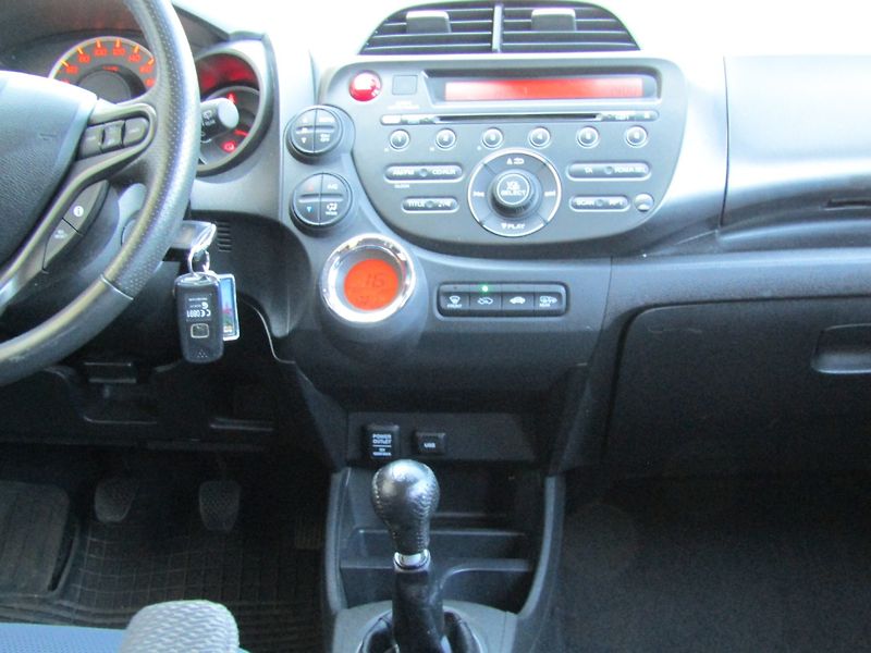 Honda Jazz (2012) 1.3 16V 73kW - fotka 16 z 35