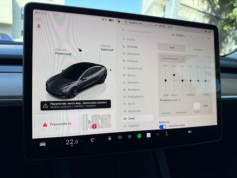 Tesla Model 3 Long Range AWD Tažné - fotka 26 z 38