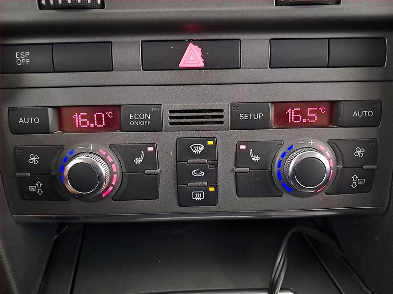 Audi A6 (2006) 3.0 TDI , 4X4, Automat - fotka 16 z 18