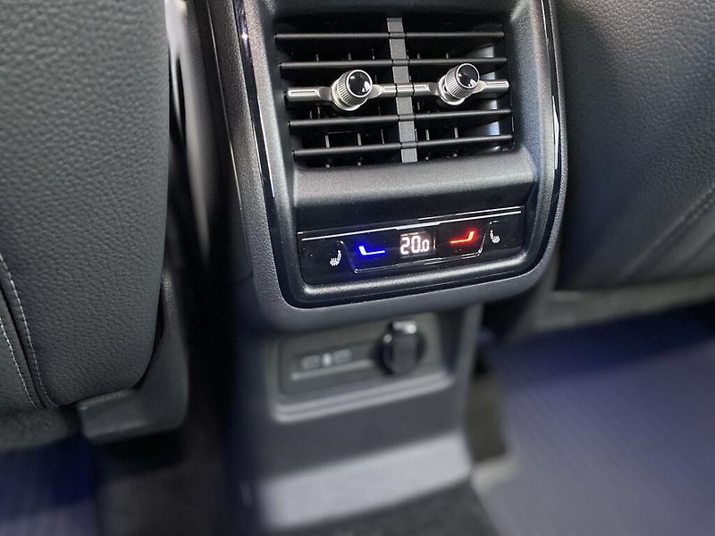 Škoda Kodiaq 2,0 TDI Sportline 4x4 DSG - fotka 26 z 30
