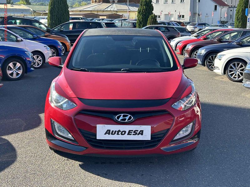Hyundai i30 (2013) 1.6CVVT, ČR, Navi, AC - fotka 2 z 18