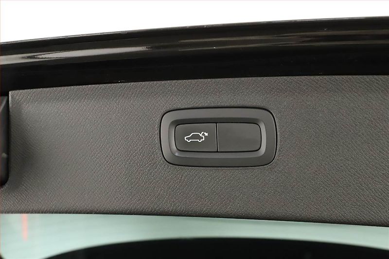 Volvo XC90 (2017) D5 AWD, 4X4, Automat - fotka 18 z 18