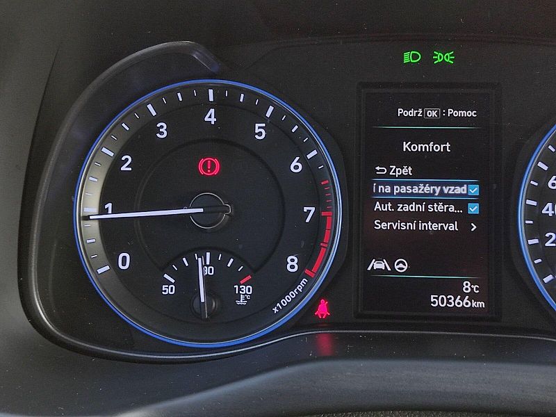Hyundai Kona (2023) 1,0 T-GDi 88 Kw - fotka 10 z 38