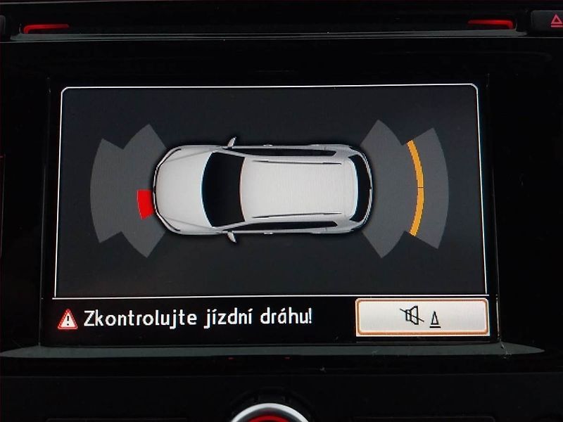 Volkswagen Tiguan (2023) 1.4 TSI, Navi, Tempomat - fotka 20 z 20