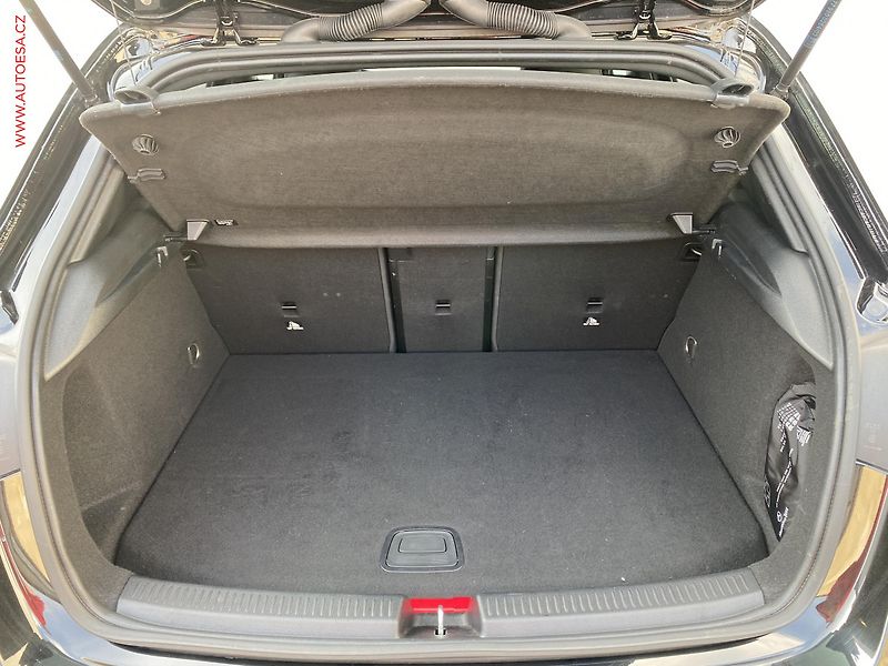 Mercedes-Benz Třídy A (2022) 1.3i A250e, AT, LED, panor, - fotka 7 z 27