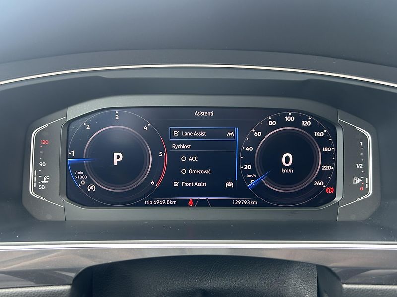 Volkswagen Tiguan 2.0TDI 110kW DSG - fotka 21 z 23