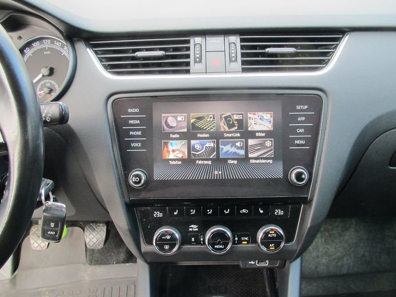 Škoda Octavia 2.0 TDI - fotka 15 z 18
