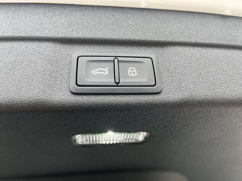 Audi A5 quattro 7STR 2,0TDI - fotka 8 z 21