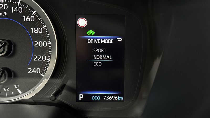Toyota Corolla 1.8 Hybrid AUT Active Sedan - fotka 24 z 24