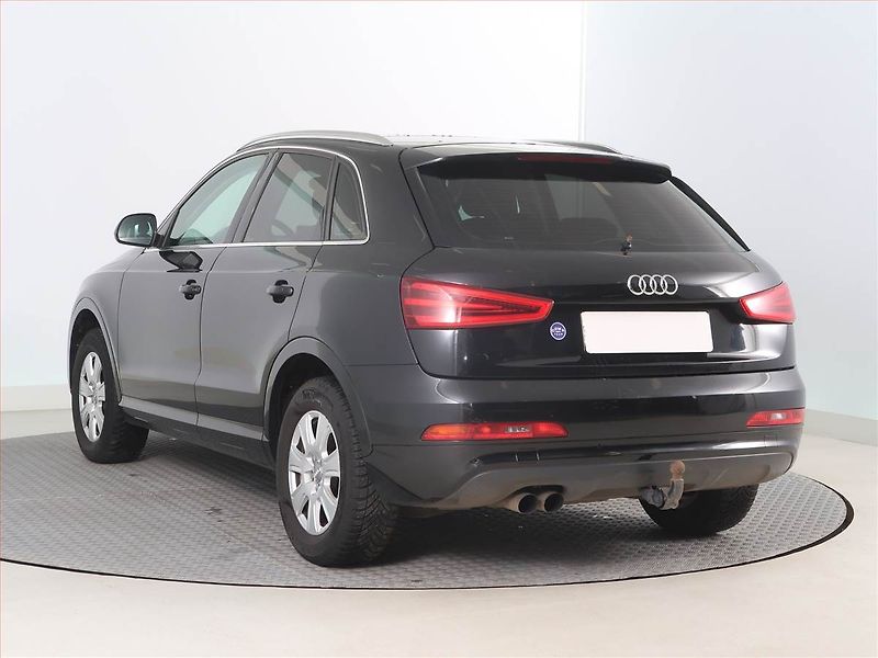 Audi Q3 (2012) 2.0 TDI, Xenony, Tempomat - fotka 4 z 17