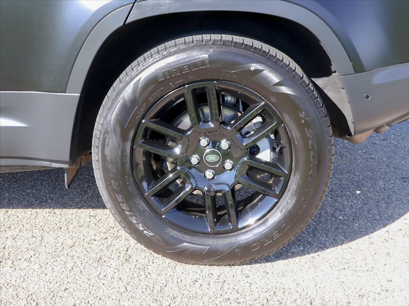 Land Rover Defender 3,0 D200 110 S 147kW CZ DPH Zá - fotka 27 z 34