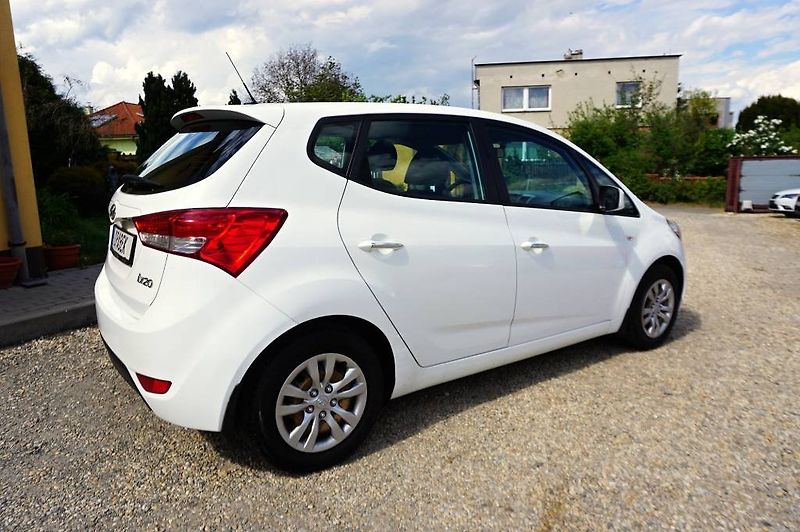 Hyundai ix20 (2017) ESSENTIAL 1,4 CVVT 66 kW - fotka 4 z 35