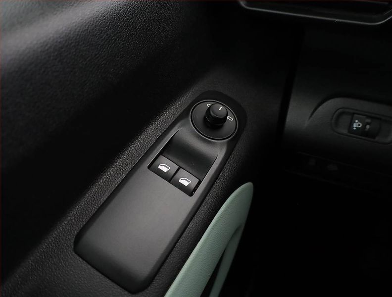 Citroën Berlingo (2020) Live 1.2 PureTech, 5Míst, ČR - fotka 14 z 16