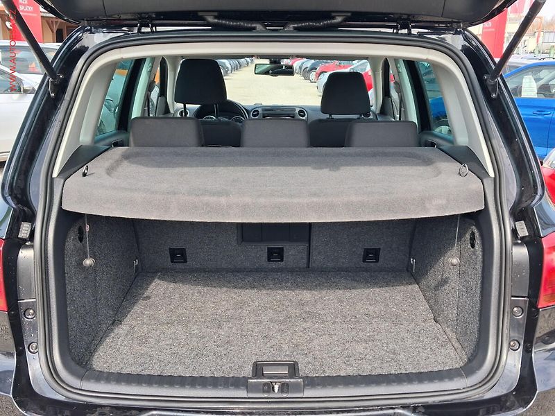 Volkswagen Tiguan (2012) 2.0 TSi 4X4, DSG, výhřev sed. - fotka 7 z 21