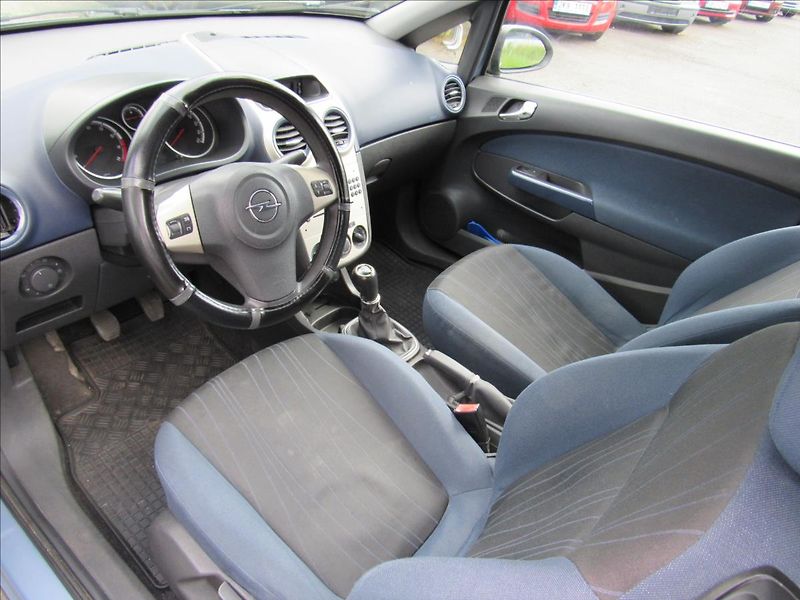 Opel Corsa 1,2 i 59kW - fotka 9 z 26