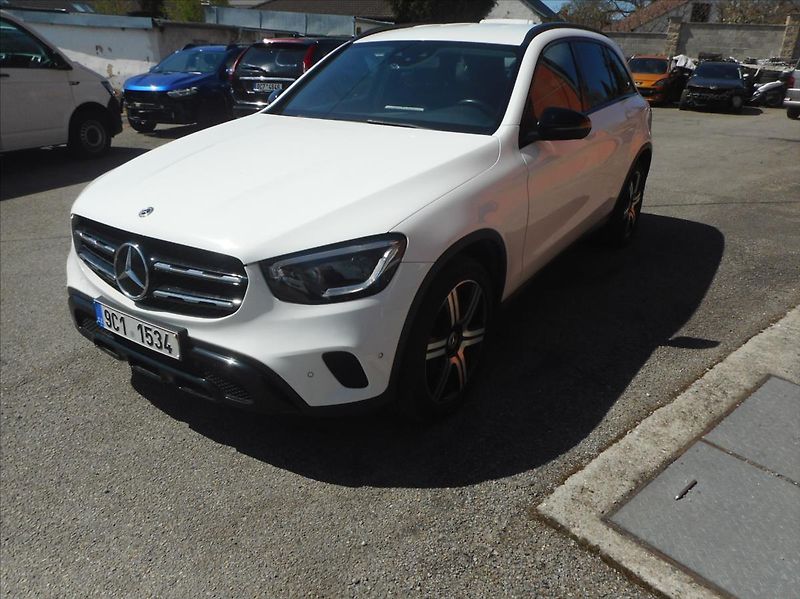 Mercedes-Benz GLC 2,0 220 D 4MATIC - fotka 1 z 28
