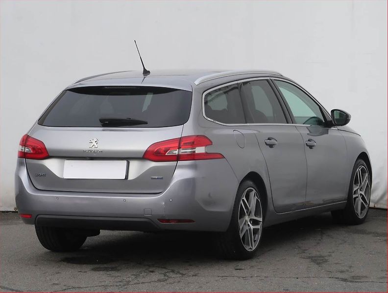 Peugeot 308 (2015) 2.0 HDI, Automat, Navi - fotka 5 z 23