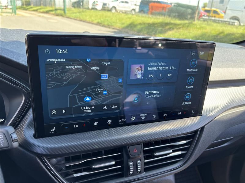 Ford Kuga 1,5 EcoBoost  111kW ST-Line X - fotka 36 z 49