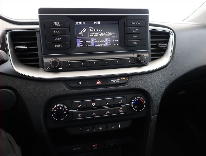 Kia Ceed (2022) 1.5 T-GDI, Serv.kniha - fotka 10 z 19
