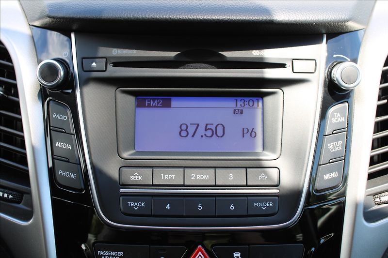 Hyundai i30 1,6 i  NOVÉ V ČR - fotka 15 z 36