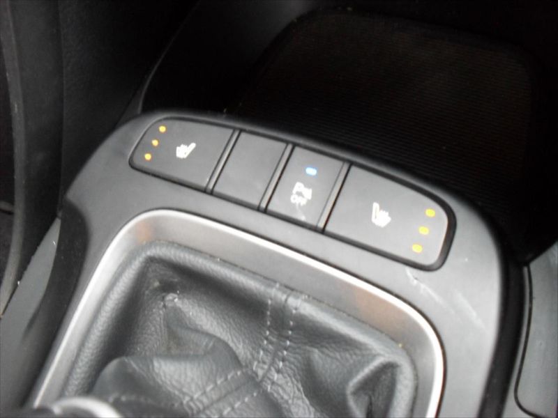 Hyundai Santa Fe 2,2 CRDi Premium 4WD Manuál!! - fotka 24 z 34