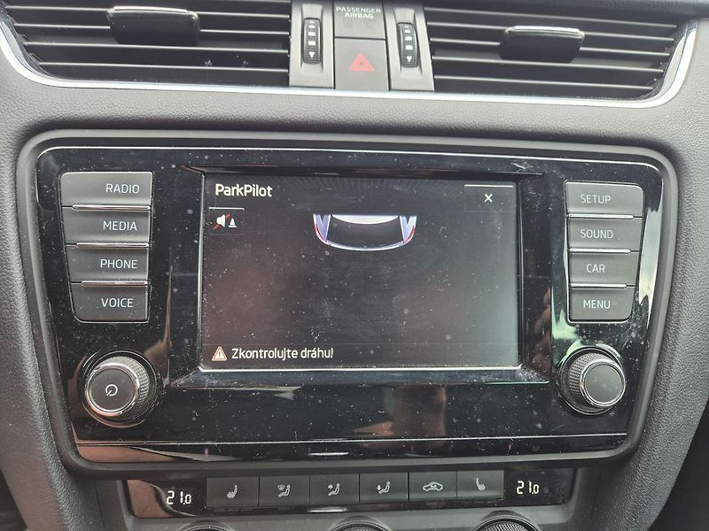 Škoda Octavia 1,6 TDI DSG 81kW, serviska - fotka 18 z 21