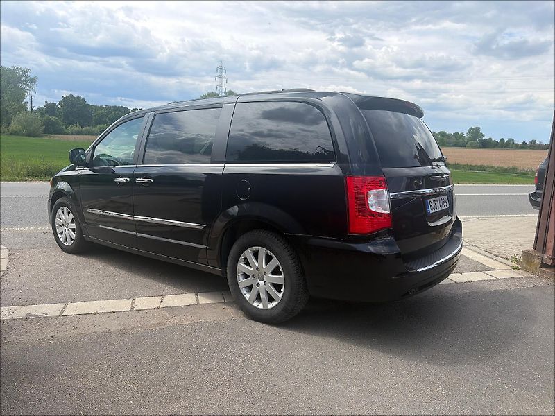 Chrysler Town & Country (2016) 3,6 Limited DVD 2016 - fotka 3 z 20