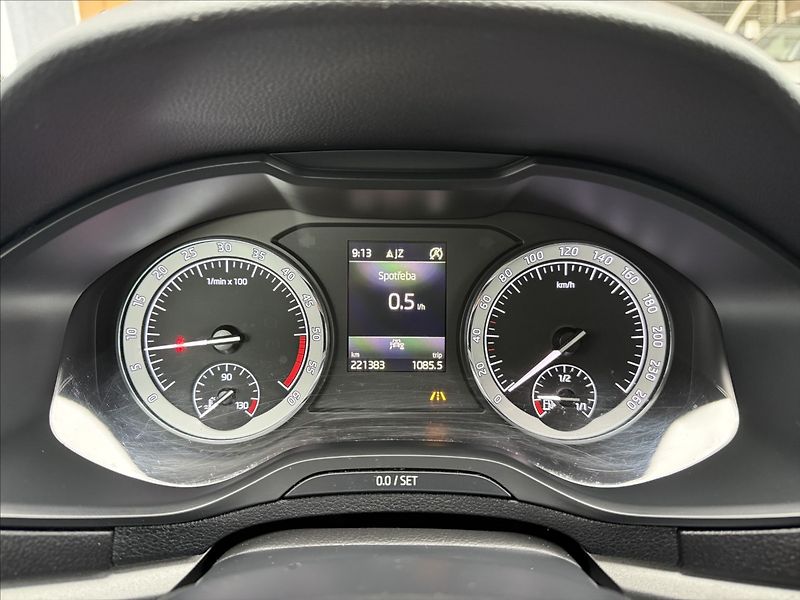 Škoda Karoq 1,6 TDI Ambition+ po servisu! - fotka 20 z 34
