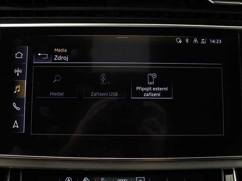 Audi Q7 3,0 50TDi S-Line 7-míst B&O ČR - fotka 12 z 31
