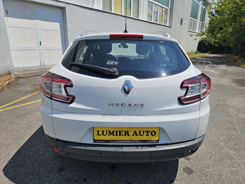Renault Mégane (2012) 1.6i - fotka 4 z 17