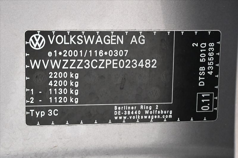 Volkswagen Passat 2,0 TDI 110 KW DSG Business Zá - fotka 12 z 32
