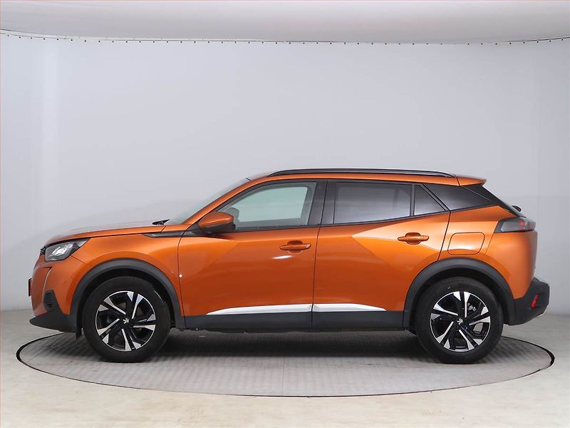 Peugeot 2008 (2021) 1.2 PureTech, Automat, ČR - fotka 3 z 14