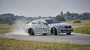 Prozatím maskované BMW M5.