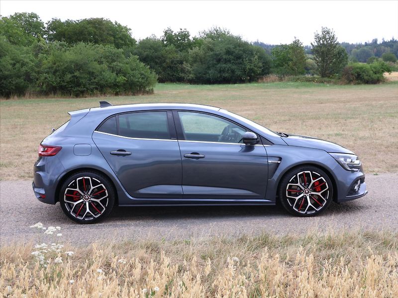 Renault Mégane 1,8 RS 300 Trophy Aut. CZ - fotka 8 z 34