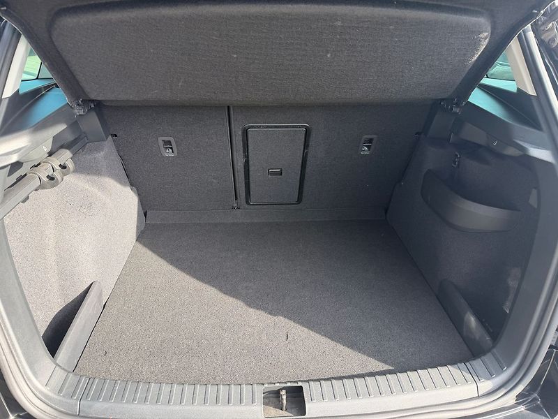 Škoda Karoq Selection  1,5TSI 110kW DSG - fotka 15 z 18