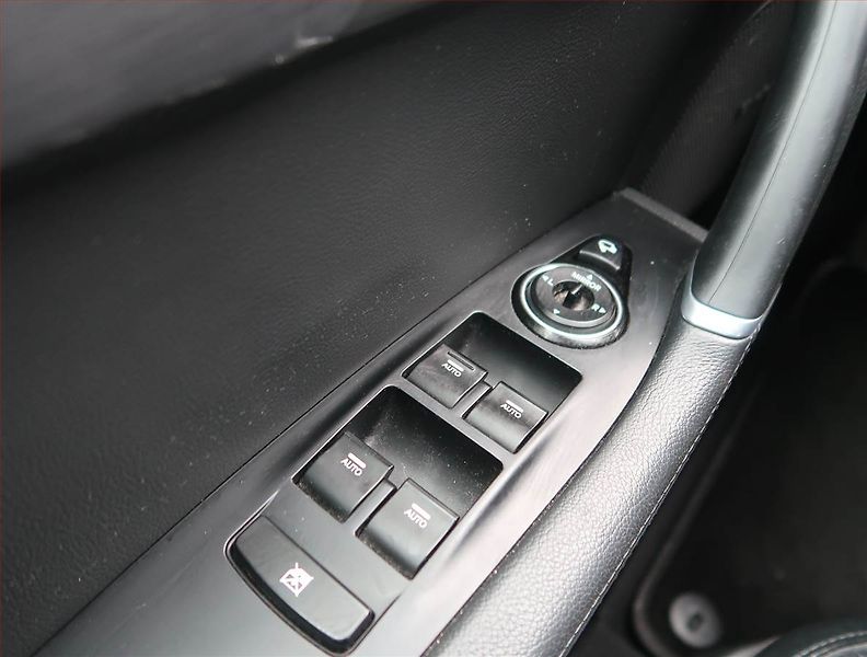 Hyundai i40 (2016) Premium 1.7 CRDi, Kůže, Navi - fotka 14 z 15