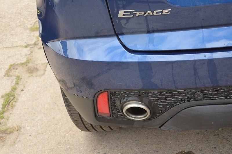 Jaguar E-Pace - fotka 6 z 16