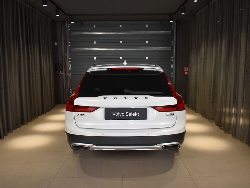Volvo V90 2,0 D5 AWD CC PRO - fotka 5 z 28