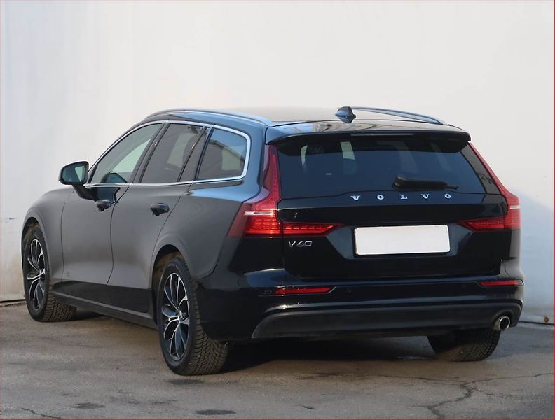 Volvo V60 (2018) D3 2.0, Automat, Serv.kniha - fotka 4 z 24