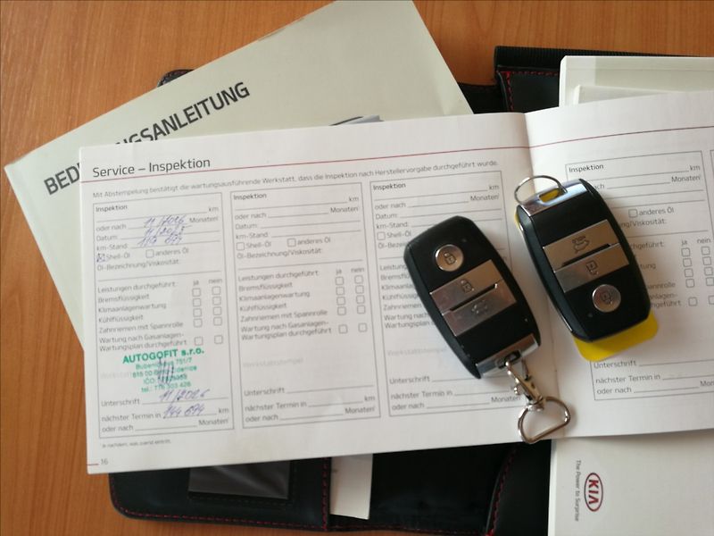 Kia Sorento 2,2 CRDi AWD ECOdynamics - fotka 26 z 27
