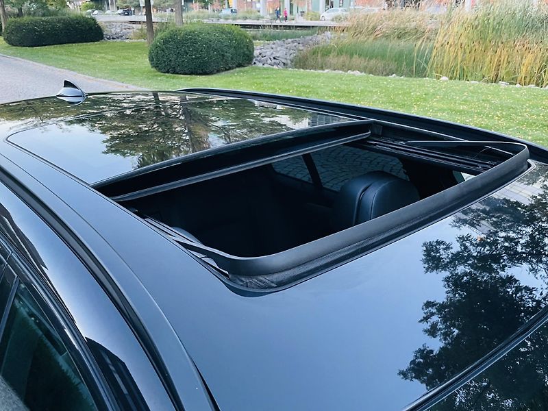 BMW Řada 5 530D AUT XDRIVE TAŽNÉ M-PAKET - fotka 46 z 48