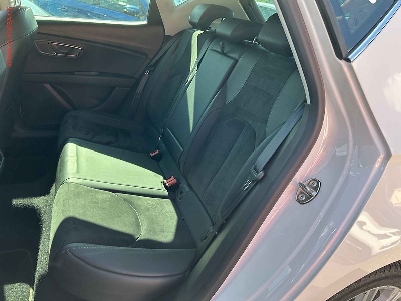 Seat Leon (2017) 1.4TSi, ČR, Ecellence, LED - fotka 10 z 18